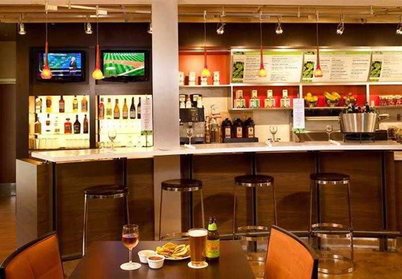 Courtyard By Marriott York Hotel Buitenkant foto