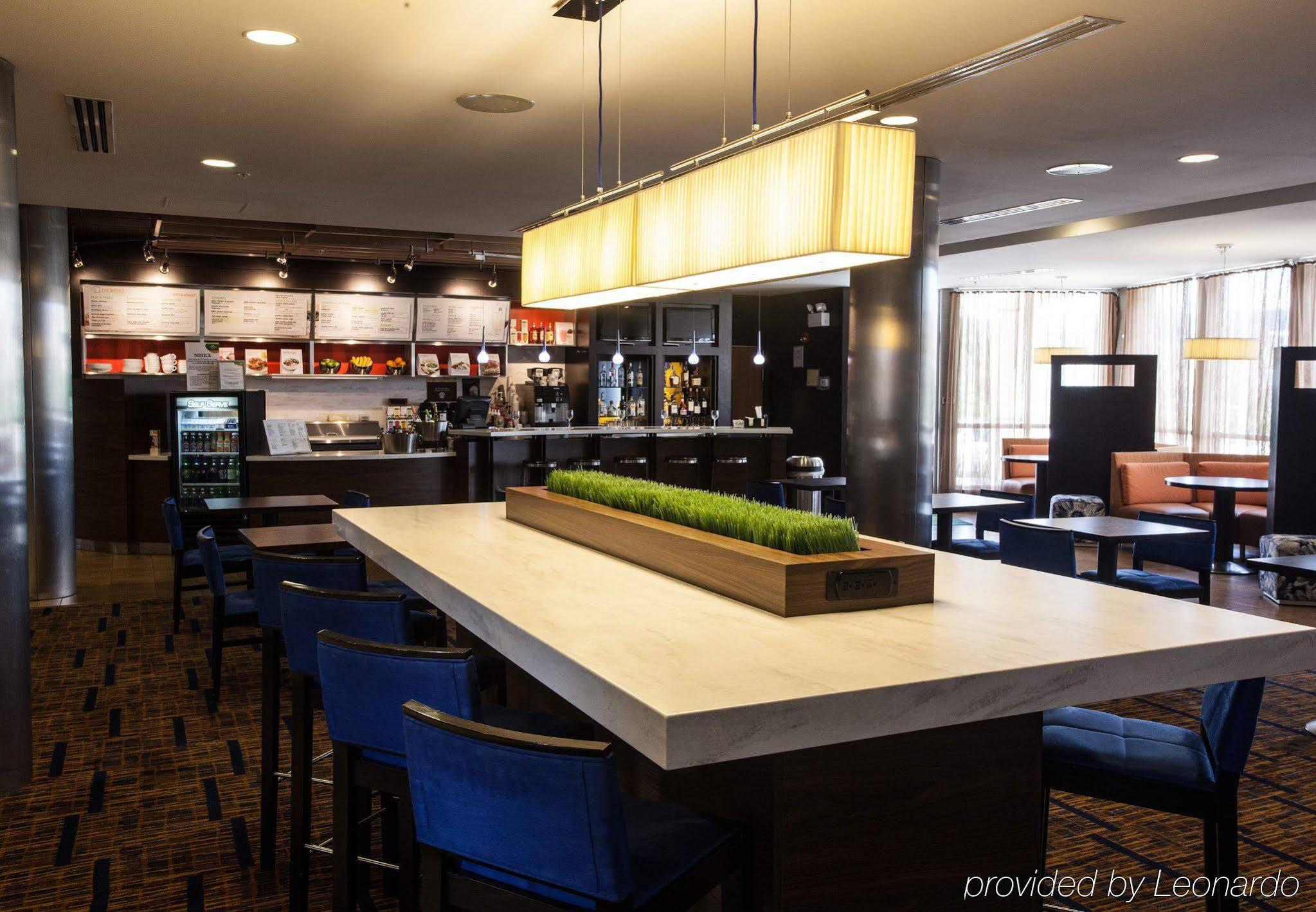 Courtyard By Marriott York Hotel Buitenkant foto