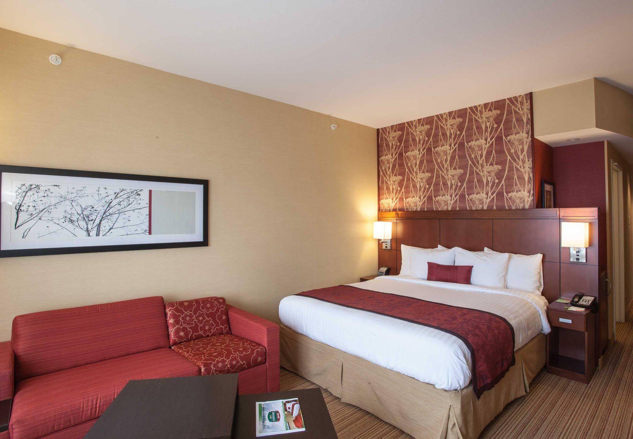 Courtyard By Marriott York Hotel Buitenkant foto