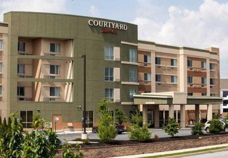 Courtyard By Marriott York Hotel Buitenkant foto