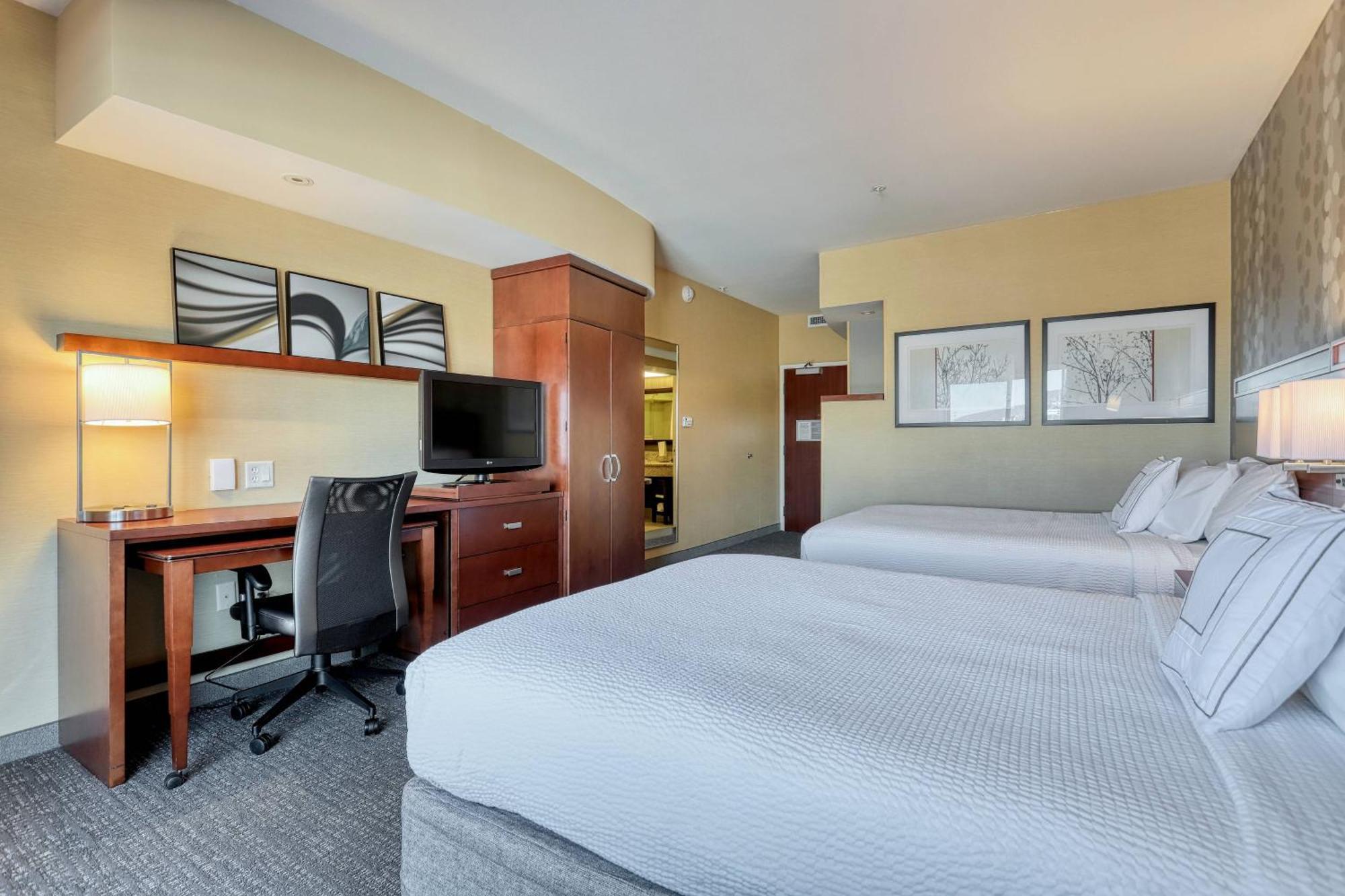Courtyard By Marriott York Hotel Buitenkant foto
