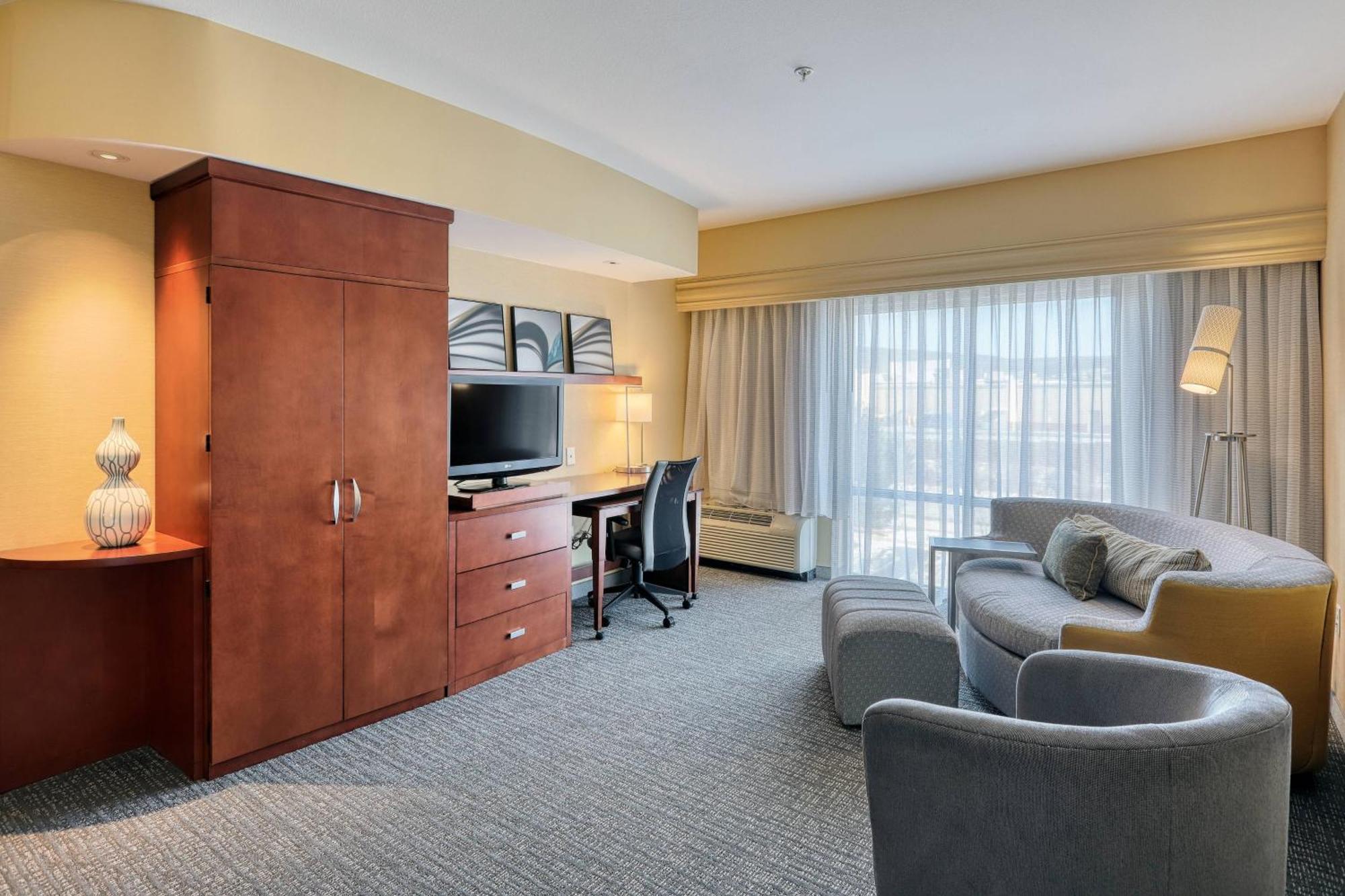 Courtyard By Marriott York Hotel Buitenkant foto