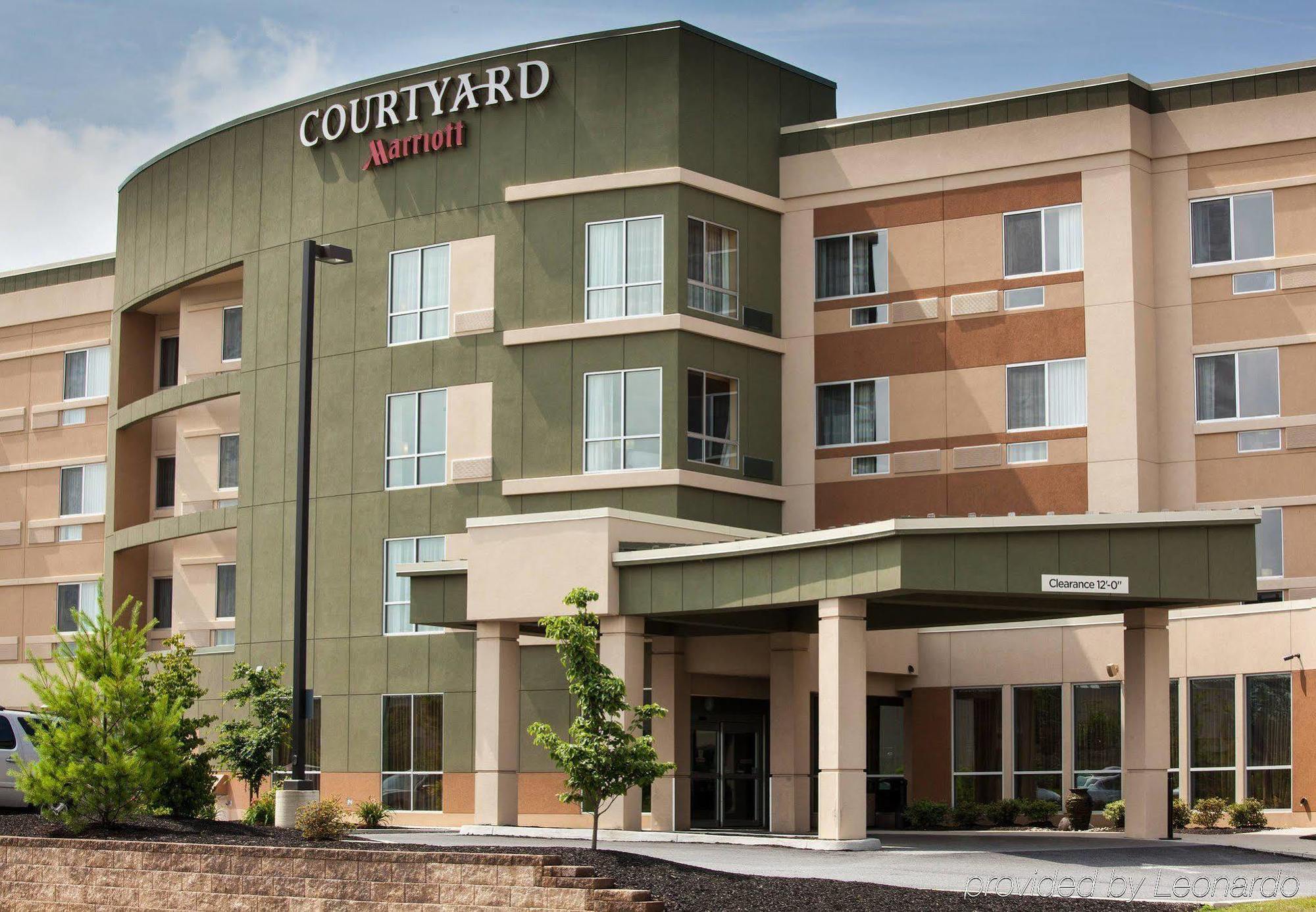 Courtyard By Marriott York Hotel Buitenkant foto