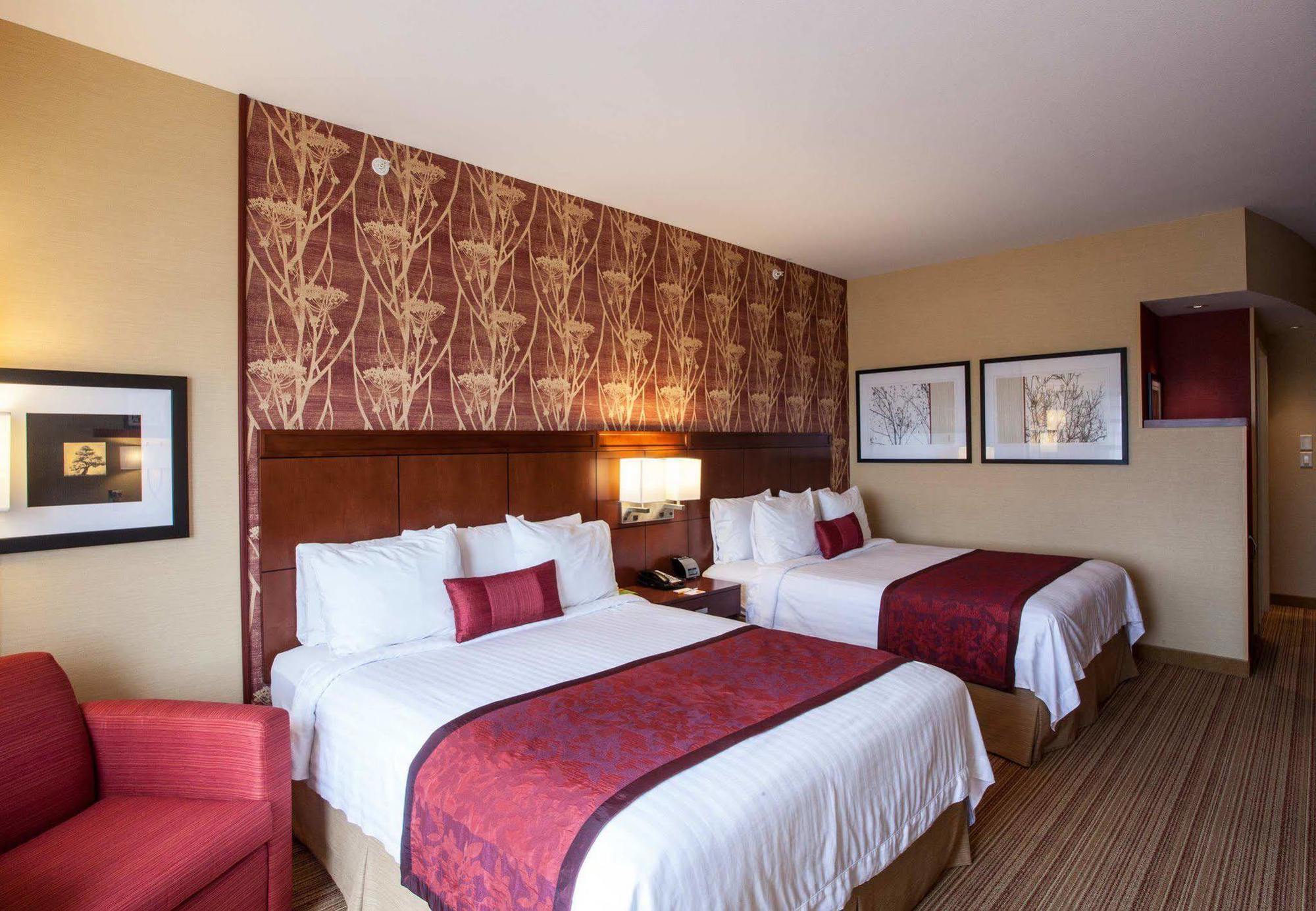 Courtyard By Marriott York Hotel Buitenkant foto